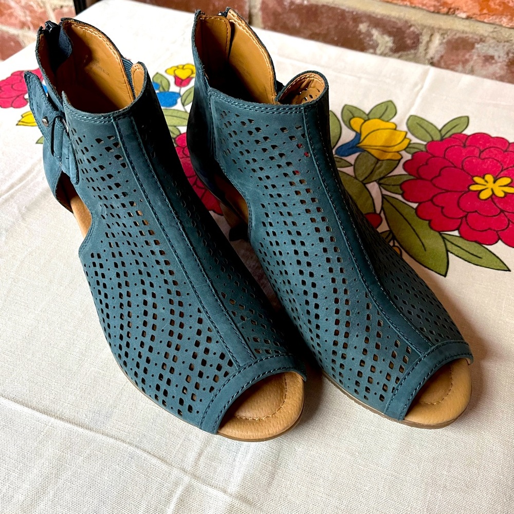 Earth Keri Laser Cut Ankle Booties 7D